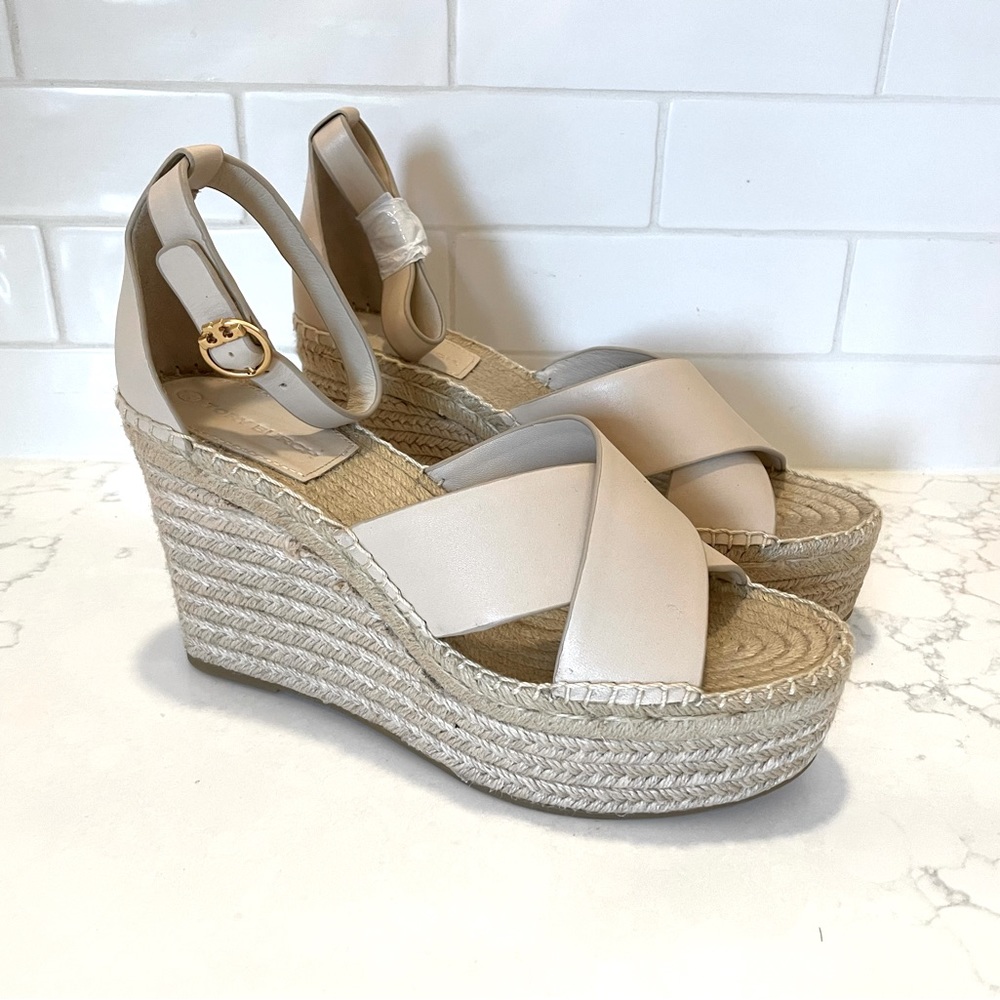 New Without Tags TORY BURCH WEDGE PLATFORM SELBY TAN CREAM SANDALS WOMEN 9